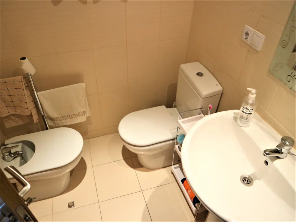Modern 1-Bedroom Apartment with Pool & Terrace – 500m to Beach